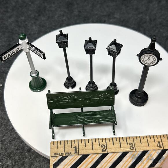 Vintage Mini Metal Christmas Village Accessories 6Pc Bench Lamp Post Street Sign - Picture 5 of 15